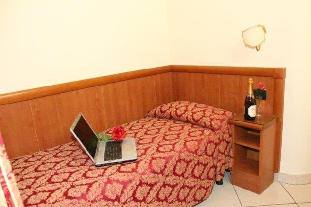 Hotel Suite Caesar Rom Exterior foto